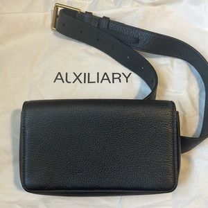 Auxiliary leather flap belt bag